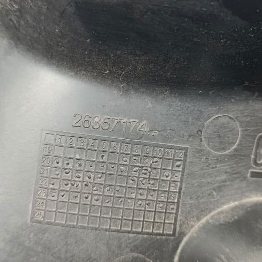 Moldura Interna Tampa Tras. Esq. Chevrolet Tracker 1.2 2023