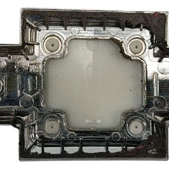 Emblema Parachoque Frontal Chevrolet Tracker 1.2 2023 Preto