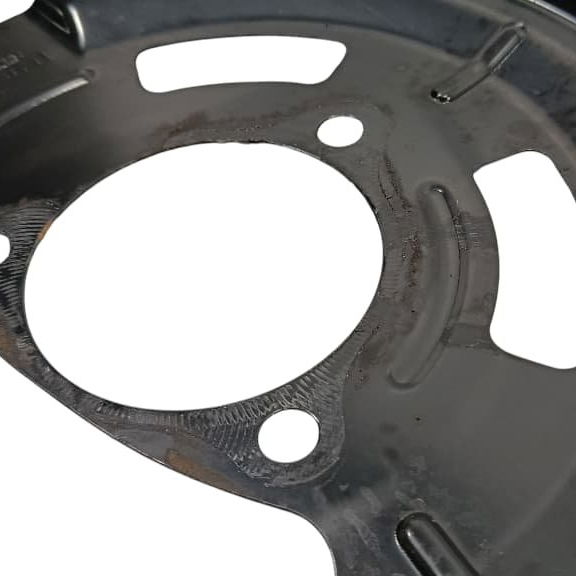 Defletor Disco Dianteiro Esquerdo Chevrolet Tracker 1.2 2023