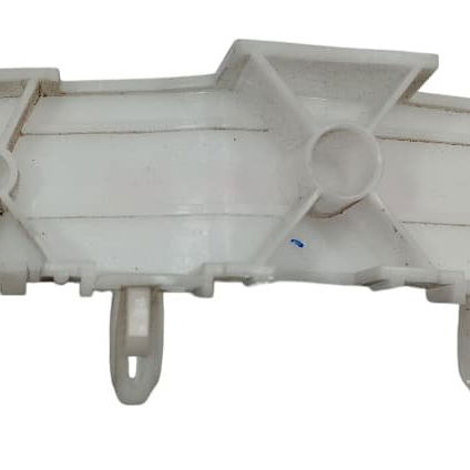 Guia Parachoque Dianteiro Esq. Chevrolet Tracker 1.2 2023