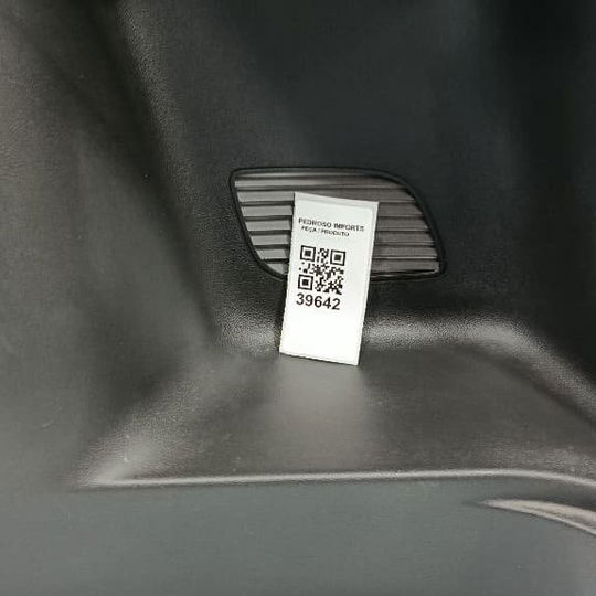 Forro Lateral Porta Malas Direito Chevrolet Tracker 1.2 2023