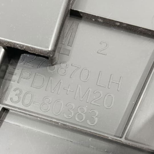 Acabamento Coluna Esquerda Chevrolet Tracker 1.2 2023