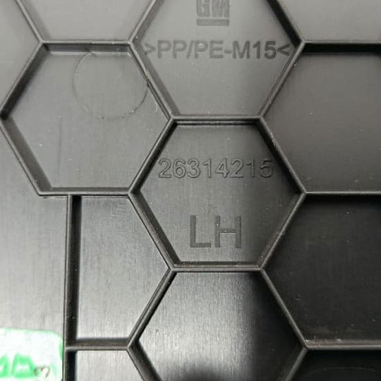 Acabamento Lateral Esq. Painel Chevrolet Tracker 1.2 2023 Cinza-escuro