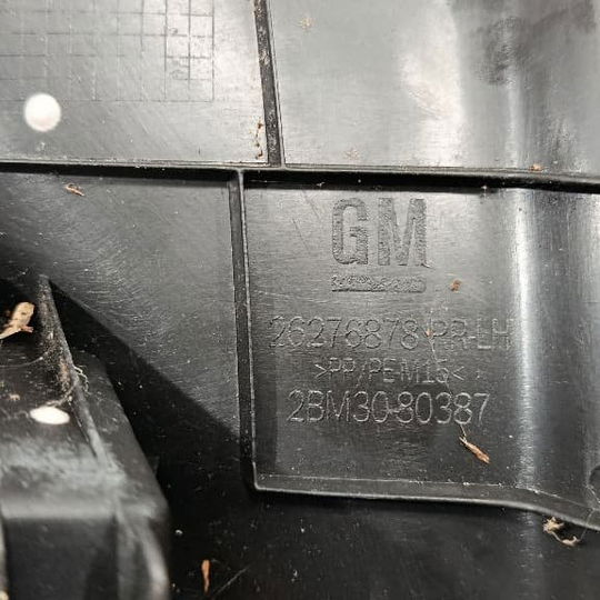 Soleira Porta Traseira Esquerda Chevrolet  Tracker 1.2 2023 Preto