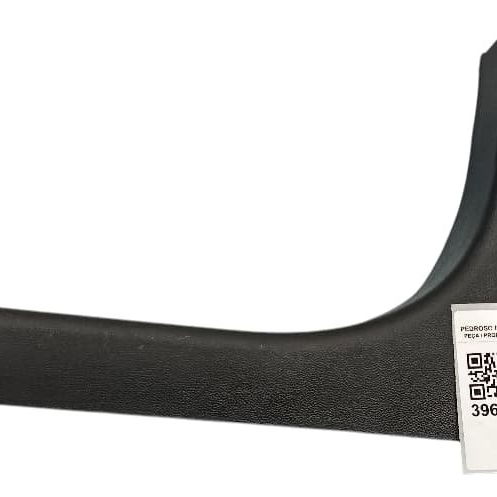 Soleira Porta Dianteira Esquerda Chevrolet Tracker 1.2 2023 Preto