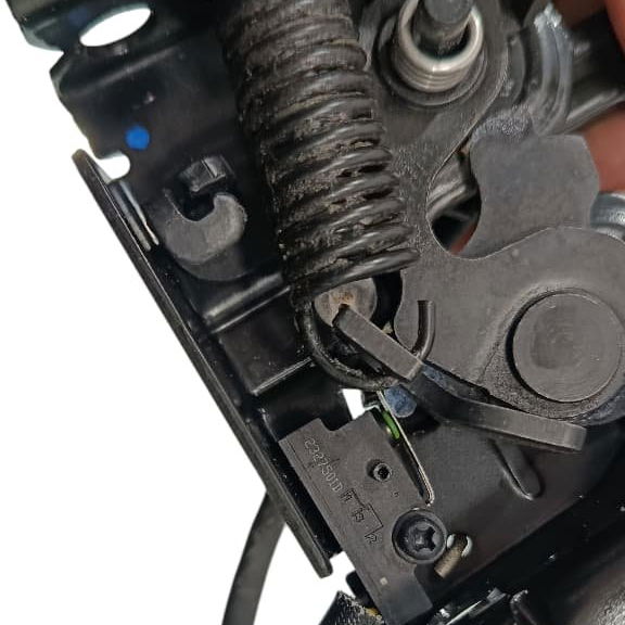 Fechadura Abertura Capô Dianteiro Chevrolet Tracker 1.2 2023