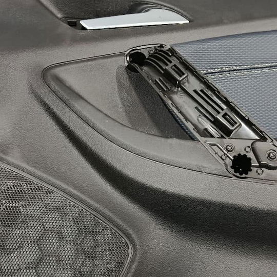 Forro Porta Dianteiro Direito Chevrolet Tracker 1.2 2023