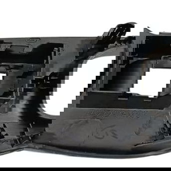 Moldura Botão Vidro Elétrico Tras. Esq. Corolla Cross 23/24