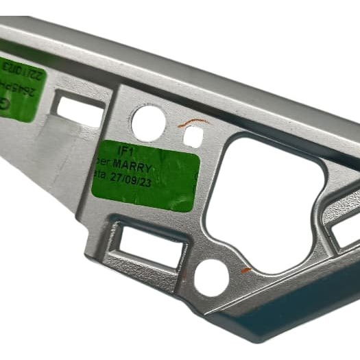 Acabamento Porta Dianteira Dir. Corolla Cross Hybrid 23/24 - Dianteira - Direita - Cinza