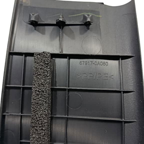 Soleira Traseira Direita Corolla Cross Hybrid 23/24 Preto