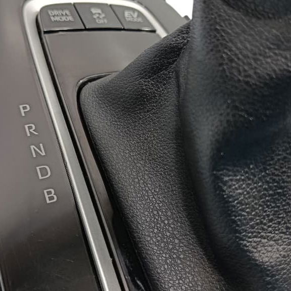 Moldura Alavanca Cambio Automat. C/botões Corolla Cross 2023 Lisa Preto