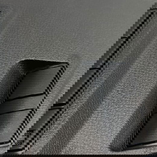 Acabamento Painel Inf. C/botões Regulagem Farol Corolla 2023 - Preto - Animal Print