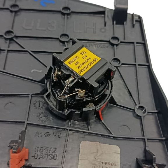 Tela Tweeter Painel Esquerdo Corolla Cross Hybrid 23/24 Preto