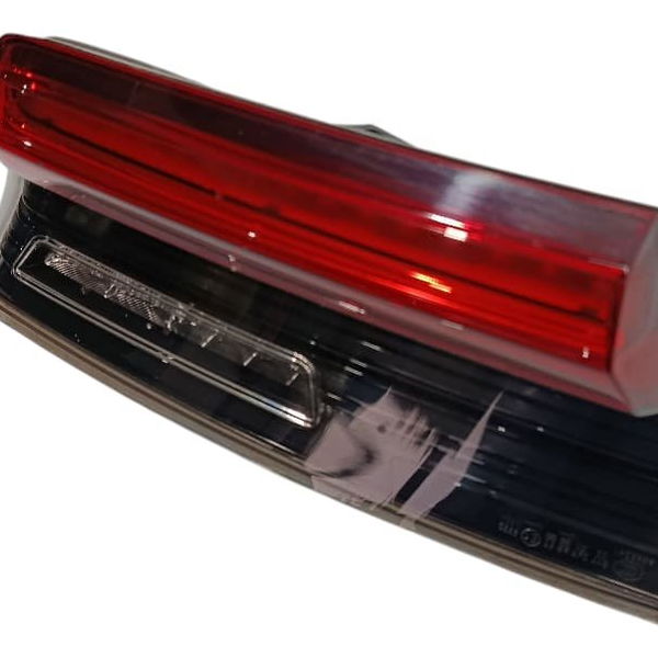 Lanterna Porta Malas Traseira Esquerda Bmw 320 2021