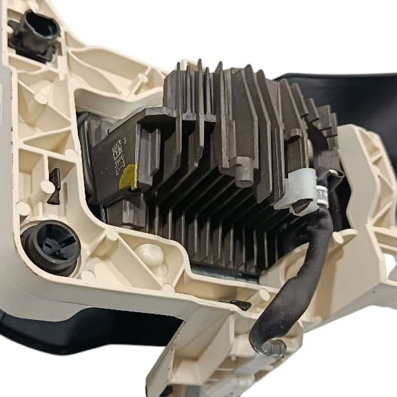 Projetor Farol Direito Corolla Cross Hybrid 23/24 Preto