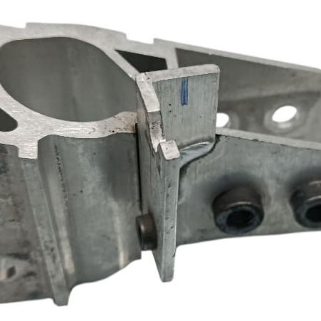 Suporte Radiador Esquerdo Bmw 320 2021