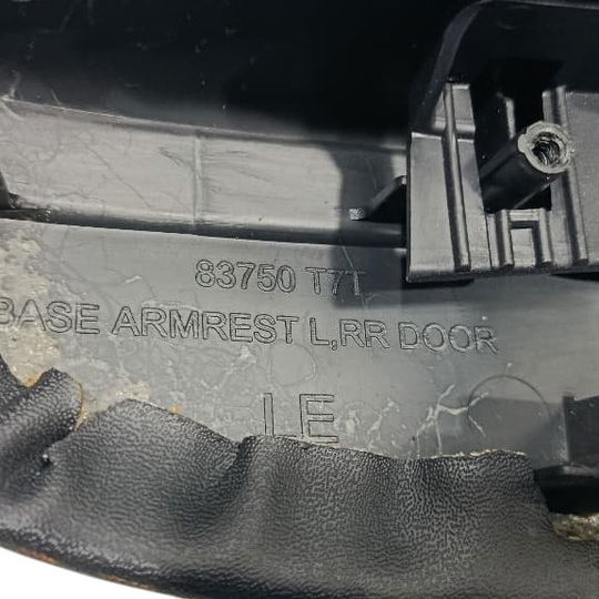 Apoio Braço Traseiro Esquerdo Honda Hrv 2020 Preto