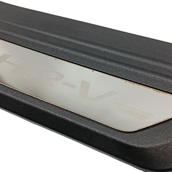 Soleira Porta Traseira Esquerda Honda Hrv 2020 Preto