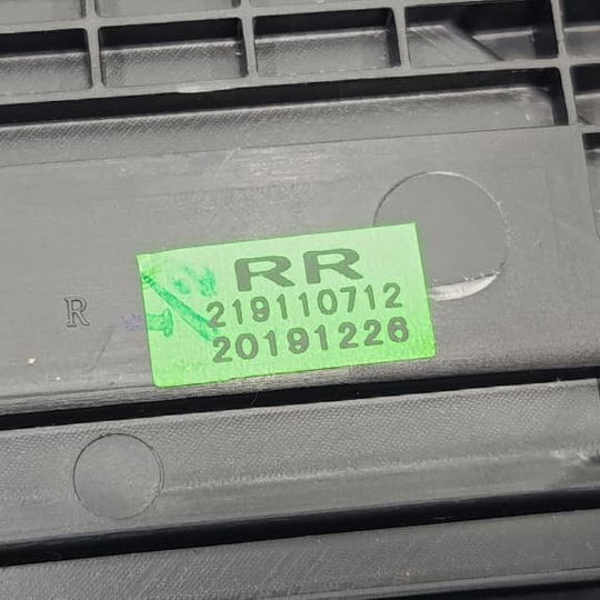 Soleira Porta Traseira Direita Honda Hrv 2020 Preto