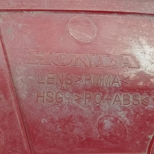 Olho De Gato Traseiro Esquerdo Honda Hrv Touring 1.5 2020 Vermelho