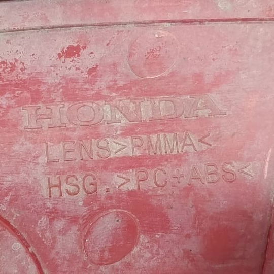 Olho De Gato Traseiro Direito Honda Hrv Touring 1.5 2020 Vermelho