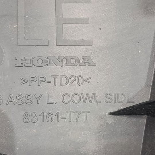 Moldura Soleira Esquerda Honda Hrv Touring 1.5 2020 Preto