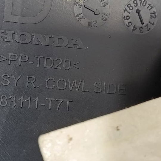 Moldura Soleira Direita Honda Hrv Touring 1.5 2020 Preto