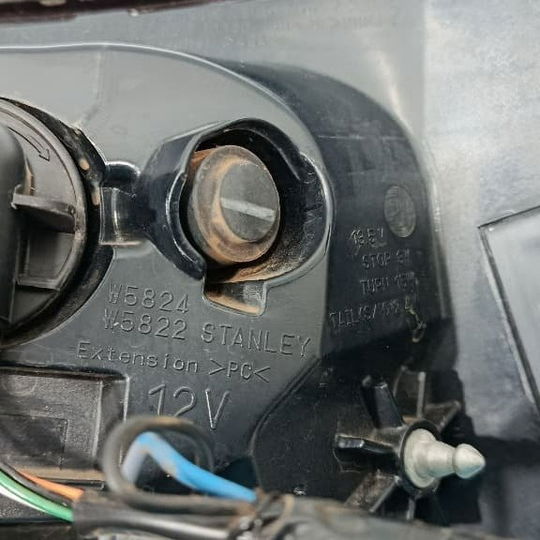 Lanterna Traseira Esquerda Toyota Sw4 Gr 2024 (com Detalhe) Esquerdo/motorista Vermelho