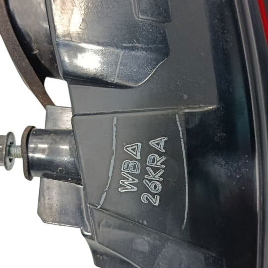 Sinaleira Tampa Traseira Esquerda Toyota Sw4 Gr 2024 Esquerdo/motorista Vermelho