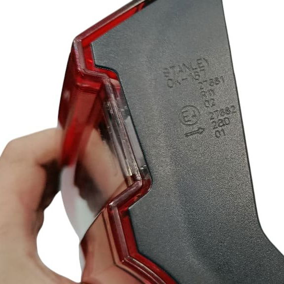 Sinaleira Tampa Traseira Direita Toyota Sw4 Gr 2024 Vermelho Direito/passageiro