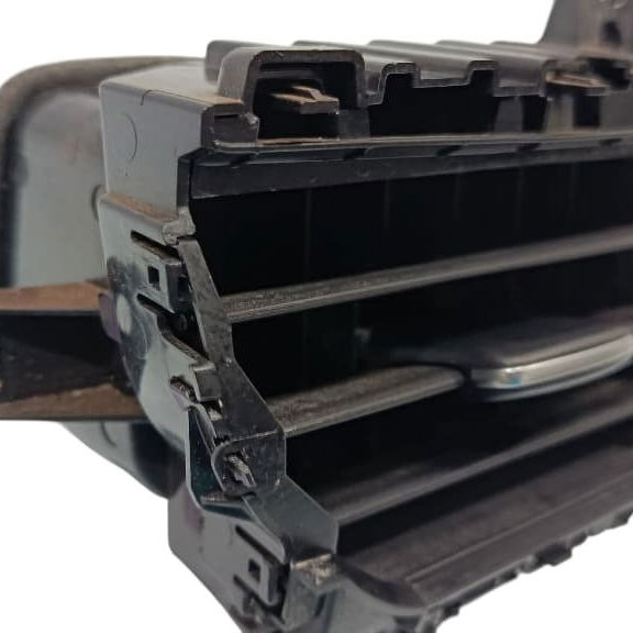 Difusor Ar Painel Direito Toyota Sw4 Gr 2024