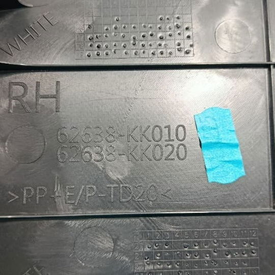 Moldura Coluna Traseira Direita Toyota Sw4 Gr 2024 Preto