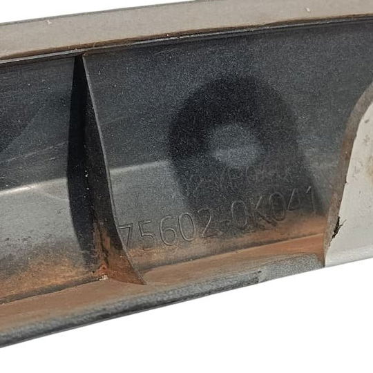 Moldura Friso Paralama Dianteiro Esquerdo Toyota Sw4 Gr 2024