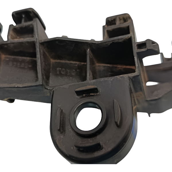 Suporte Guia Parachoque Direito Toyota Sw4 Gr 2024
