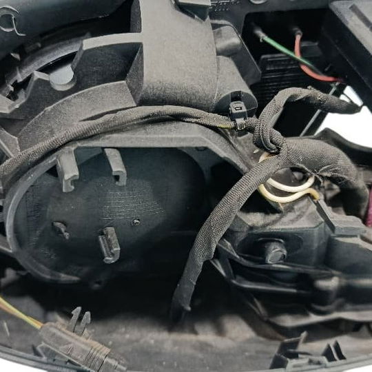 Retrovisor Dianteiro Direito Mercedes Glb 200 2021 /sem Capa Preto