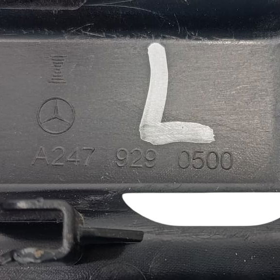 Acabamento Banco Esquerdo Traseiro Mercedes Glb 200 2021 Preto