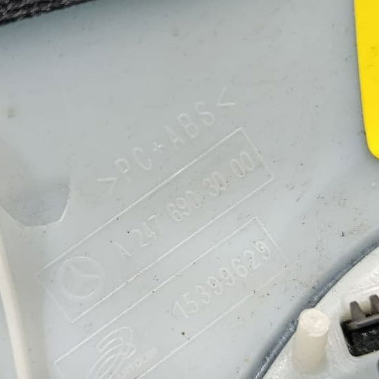 Acabamento Coluna Direita Mercedes Glb 200 1.3 2021 - Preto