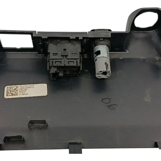 Moldura Tomada 12v Painel Ford Maverick 2024