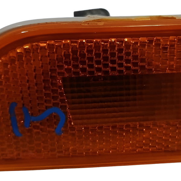 Pisca Paralama Direito Ford Maverick 2024 - Direito - Vermelho