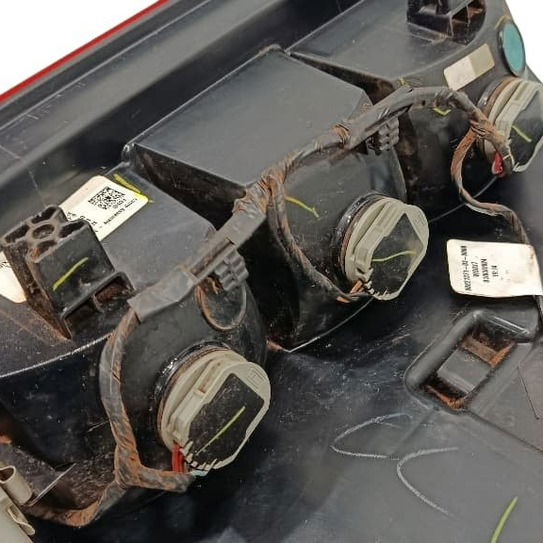 Lanterna Traseira Esq Ford Maverick 2024 (detalhe Arranhado) - Esquerdo/motorista - Vermelho