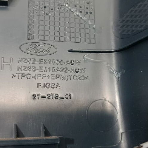 Acabamento Banco Traseiro Direito Ford Maverick 2024 Preto