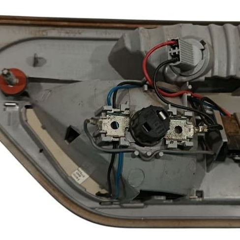 Lanterna Tampa Traseira Esquerda Bmw X3 2008 Vermelho Esquerdo/motorista