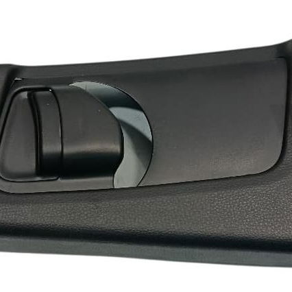 Acabamento Cinto Esquerdo Toyota Corolla Cross Hybrid 2023 Preto