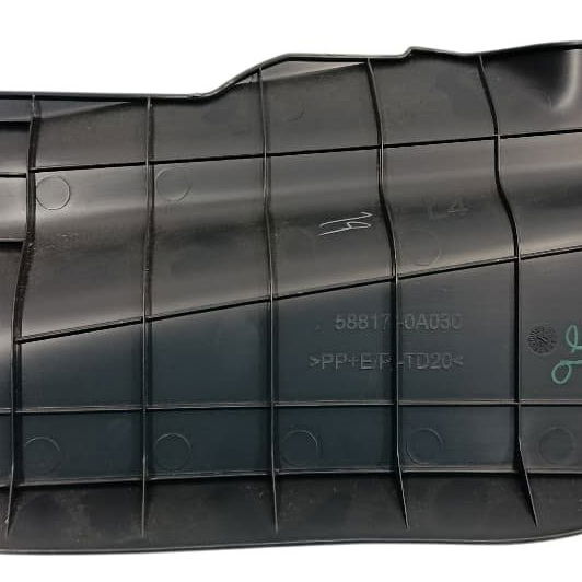 Acabamento Esq. Console Central Corolla Cross Hybrid 2023 Preto