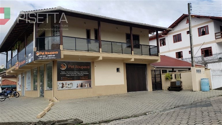 Casa com salas comerciais no bairro Itoupava Central