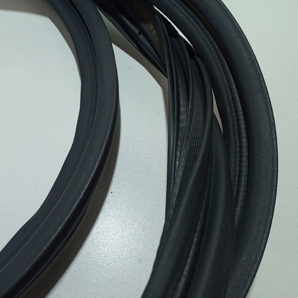 Borracha De Vedação Porta Malas March 1.6 Sv Cvt 2020