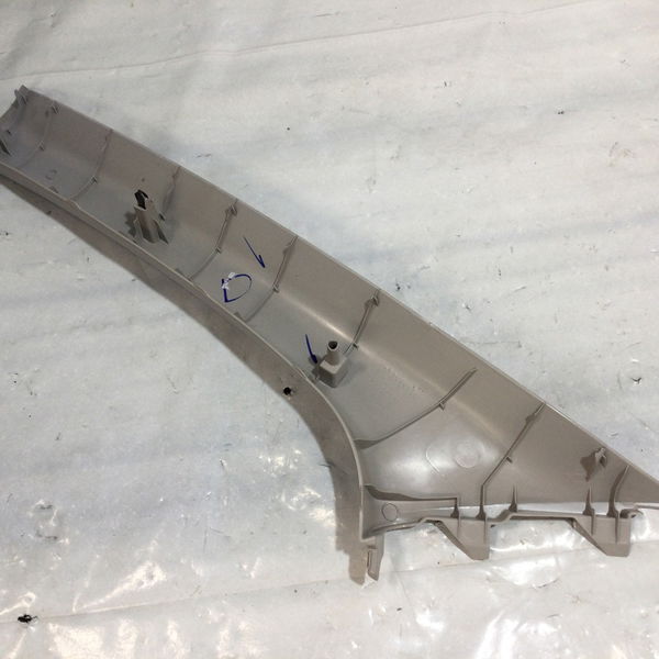 Moldura Dir Coluna A March 1.6 Sv Cvt 2020