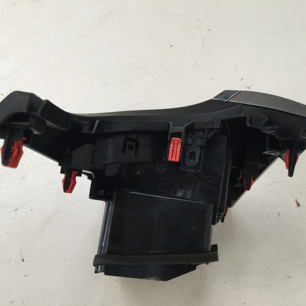 Difusor Ar Esquerdo Hilux 2019