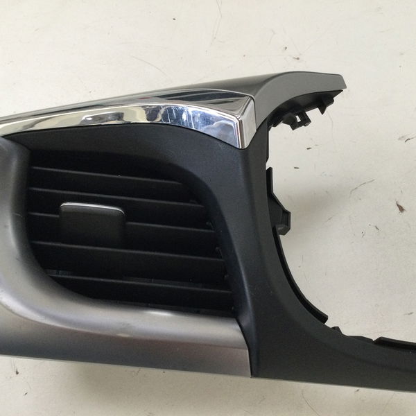 Difusor Ar Esquerdo Hilux 2019