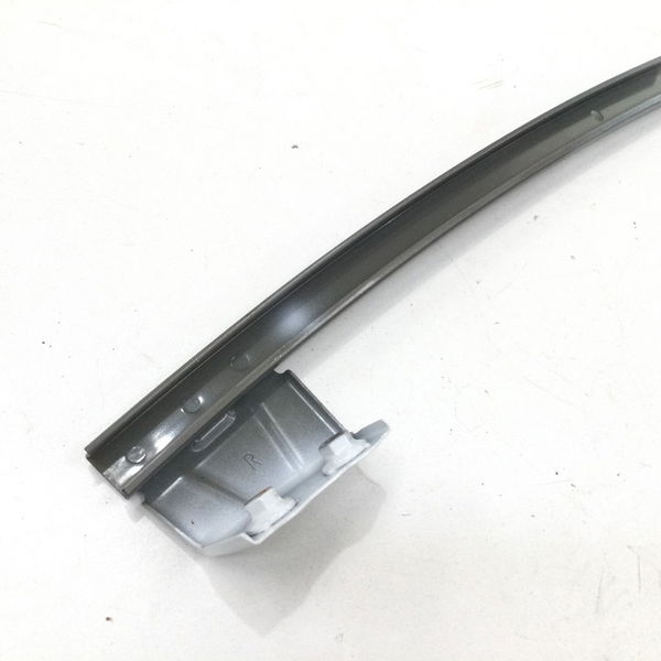 Guia Do Vidro Dianteira Direita Yaris 1.5 2022